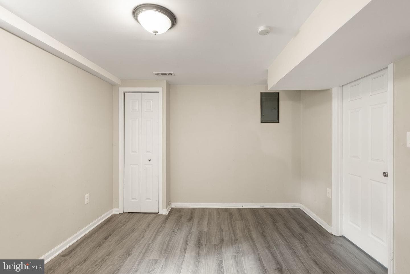 8114 Turner Street photo 38