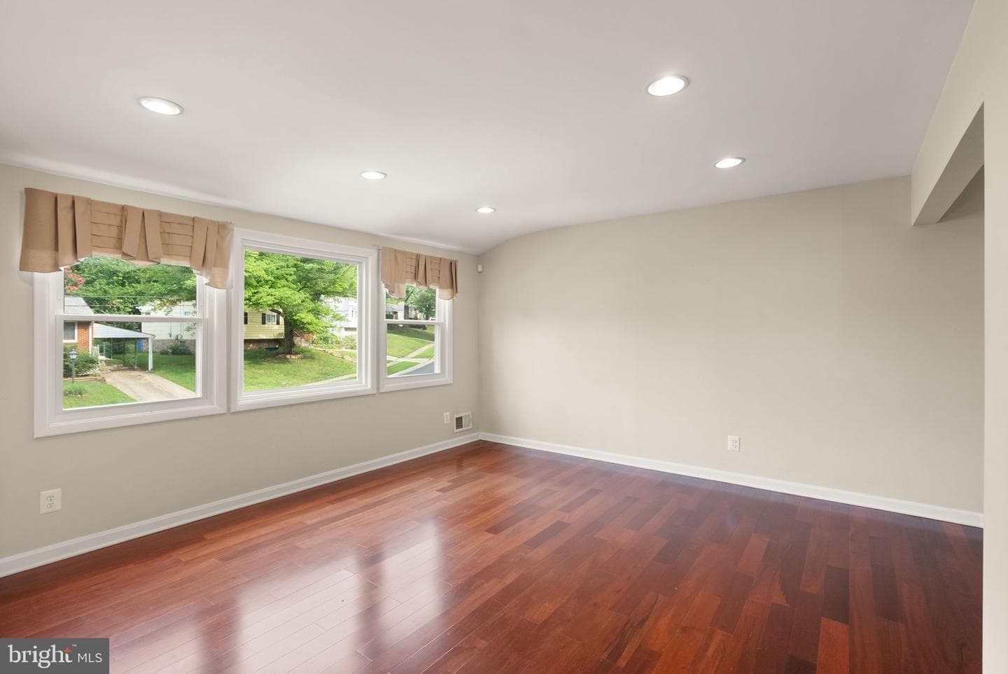 8114 Turner Street photo 7