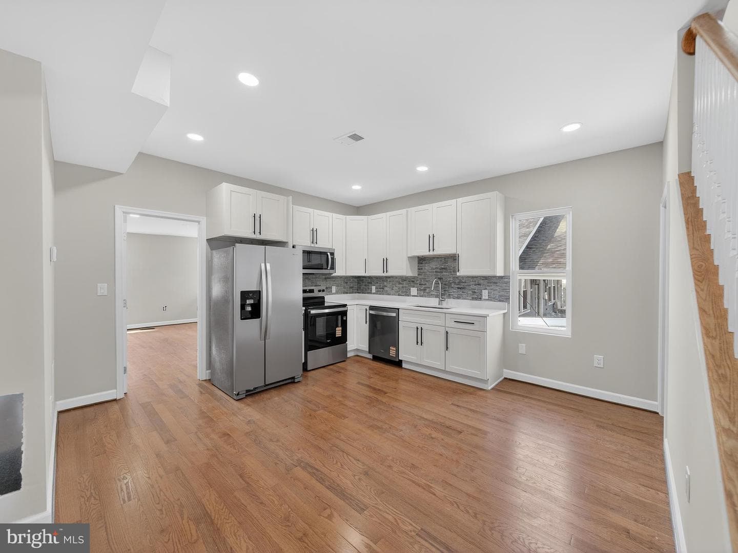 5919 Addison Road photo 6