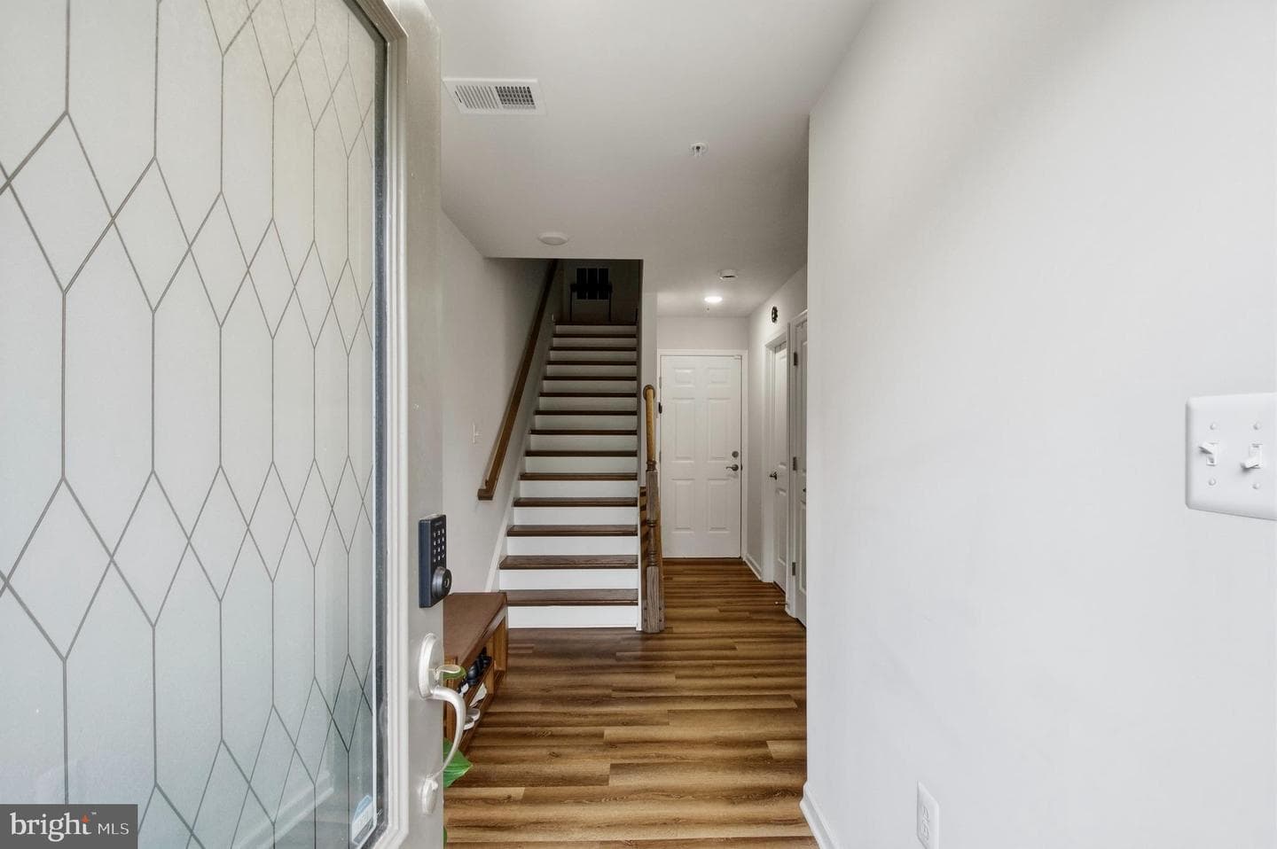 3469 Carnaby Street photo 4