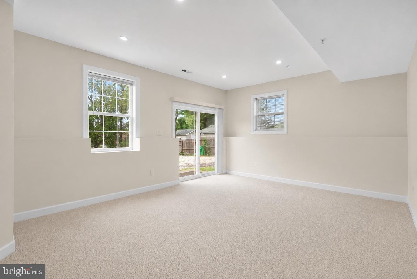 5405 Auth Road photo 36