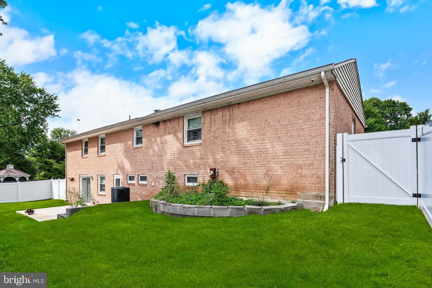 208 Prenton Street photo 32