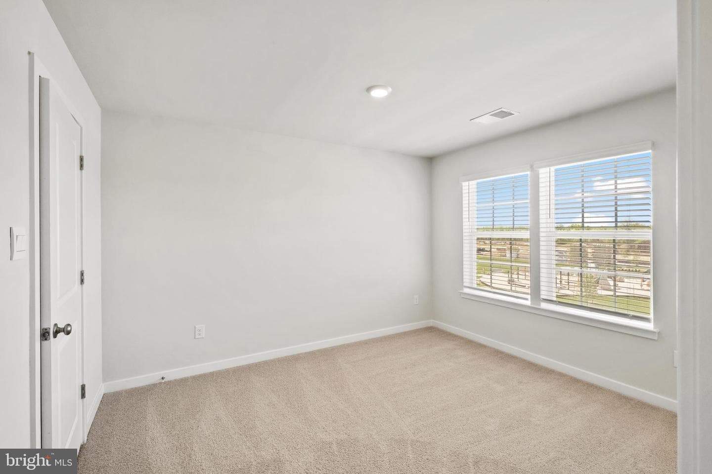 7535 Silver Thread Way photo 10