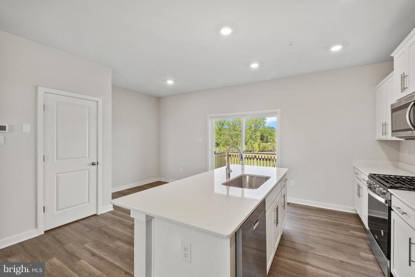 7535 Silver Thread Way photo 6