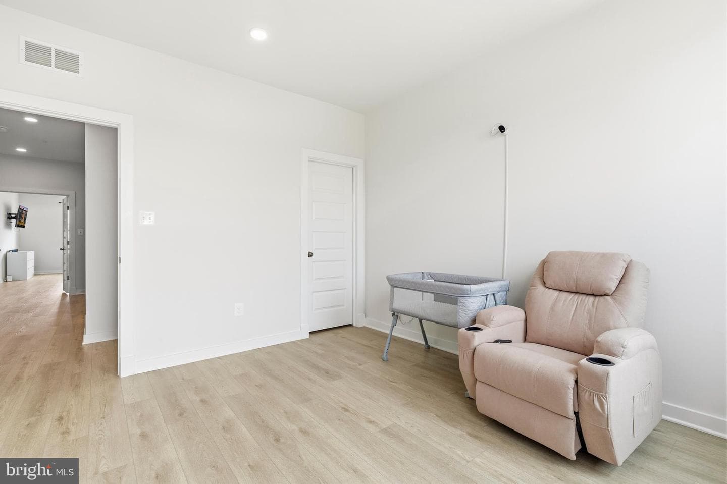 16007 Hyde Park Place photo 42