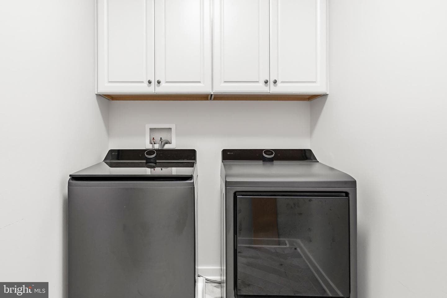 16007 Hyde Park Place photo 44