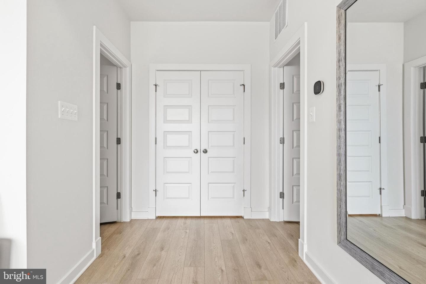 16007 Hyde Park Place photo 48