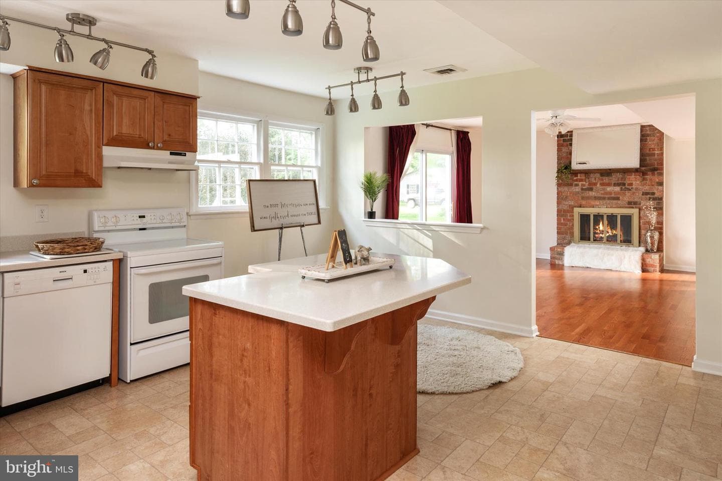 515 Bayside Drive photo 8