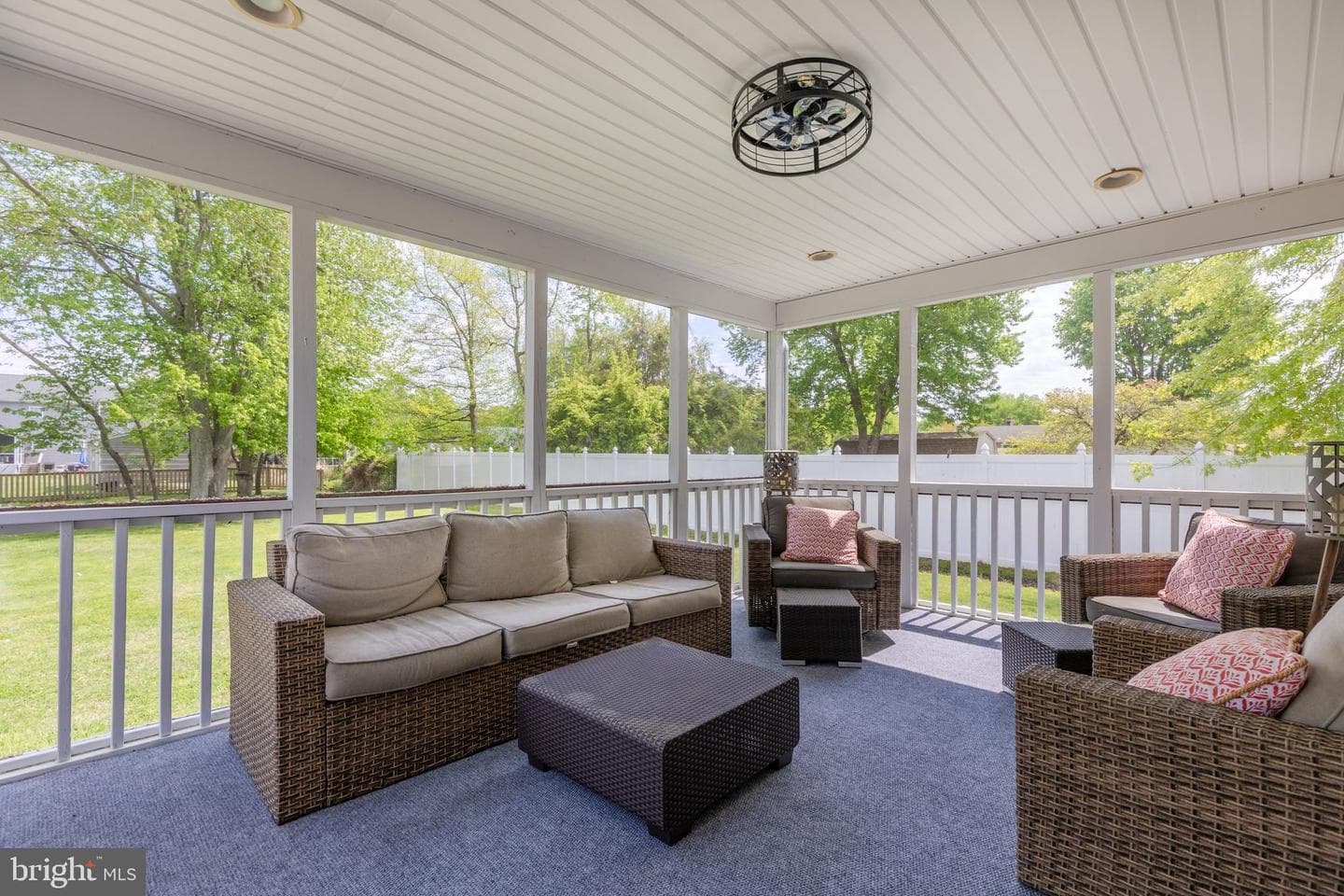 421 Victoria Way photo 32