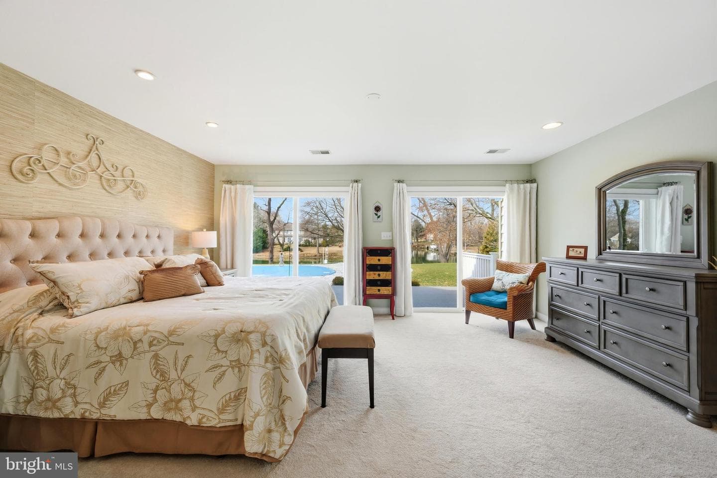 108 Holly Court photo 32