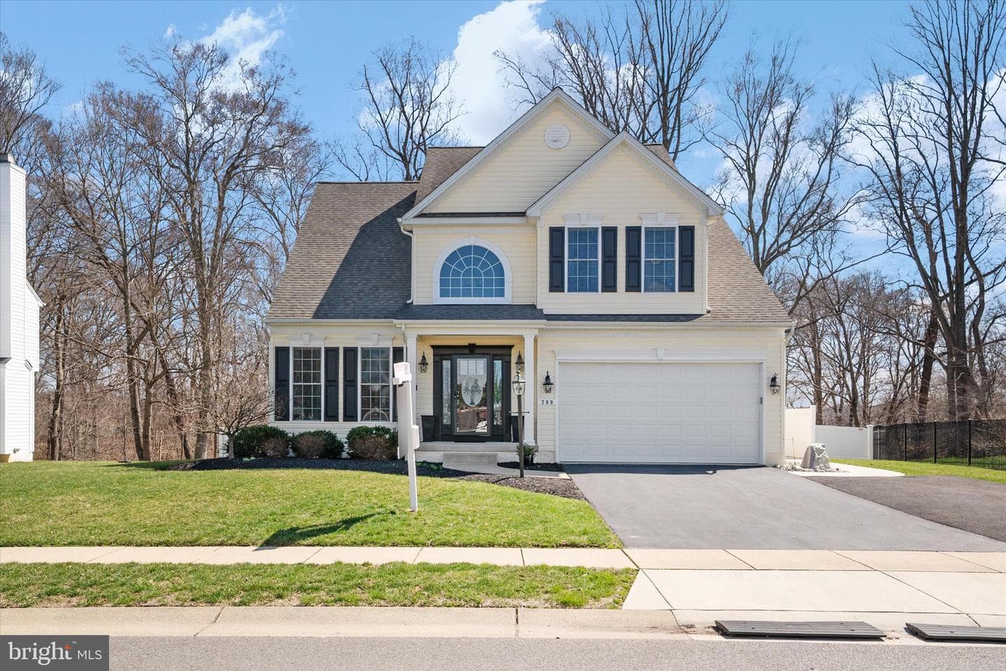 209 N Brook Drive photo 3
