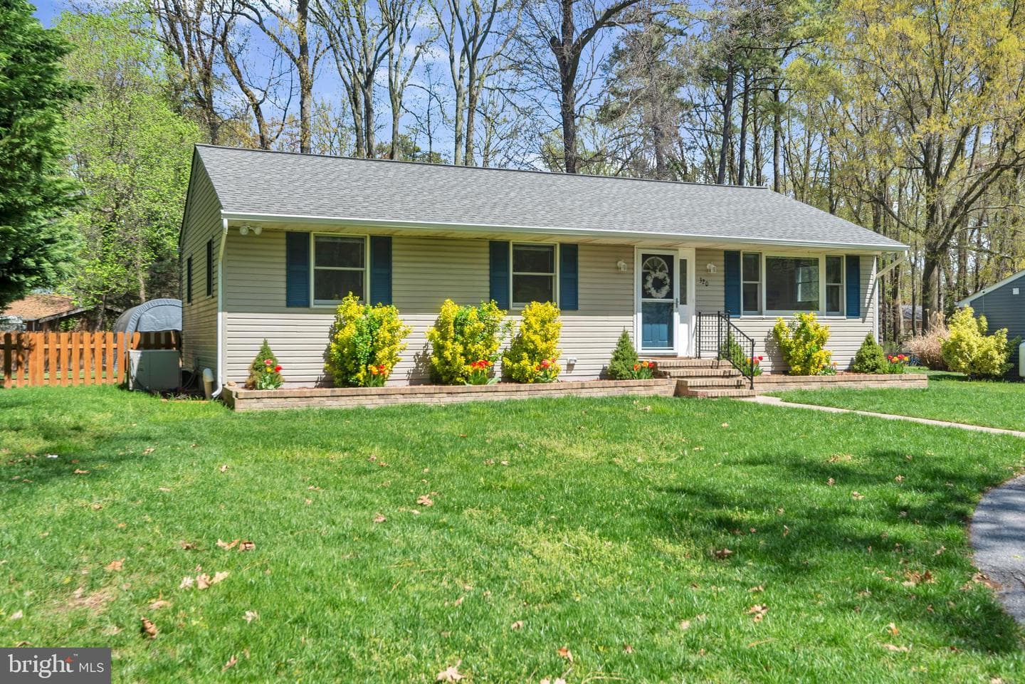 320 Mckay Road photo 6