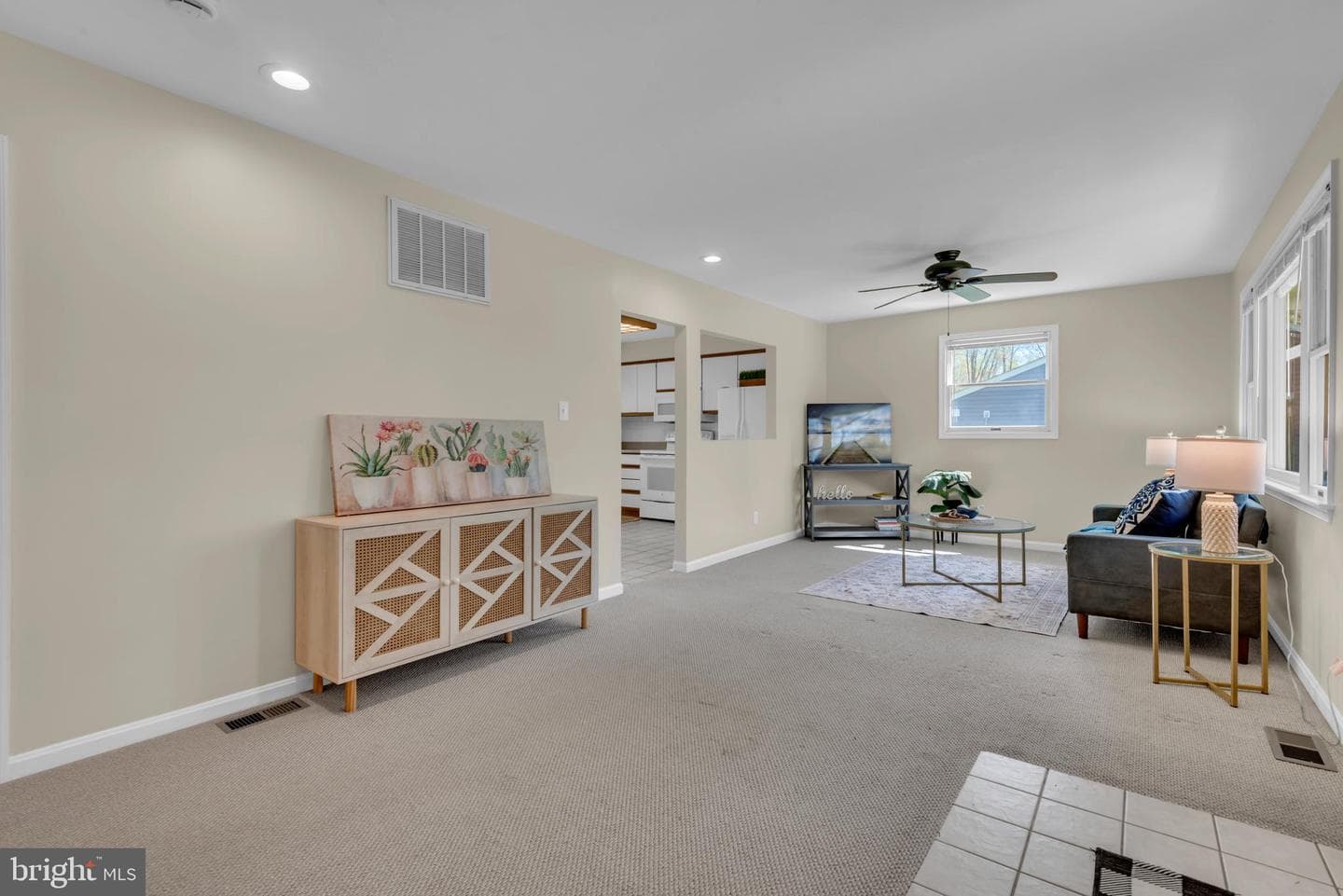 320 Mckay Road photo 8