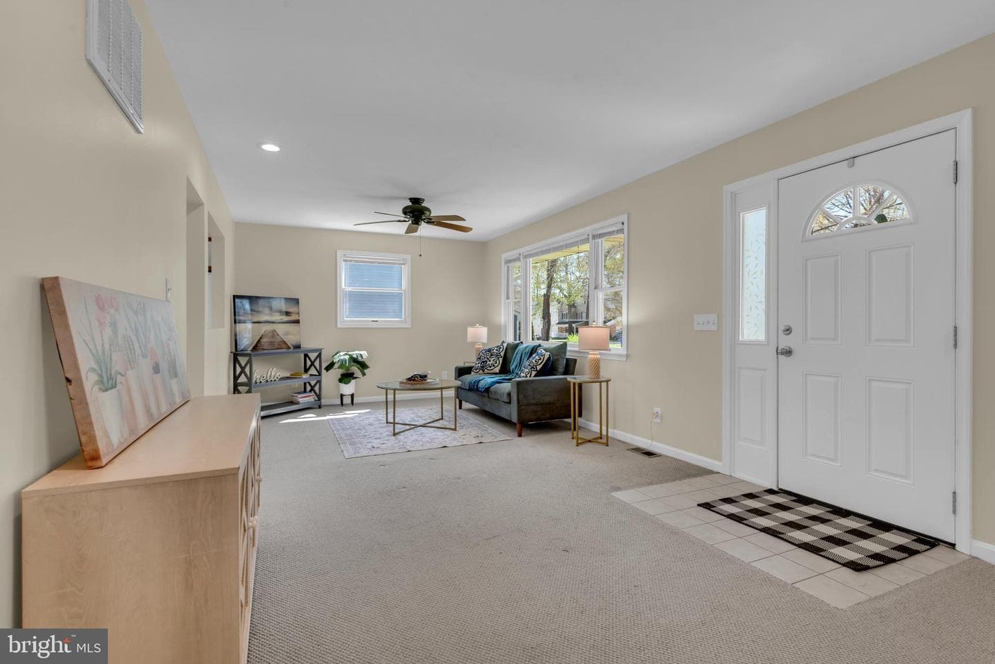 320 Mckay Road photo 9