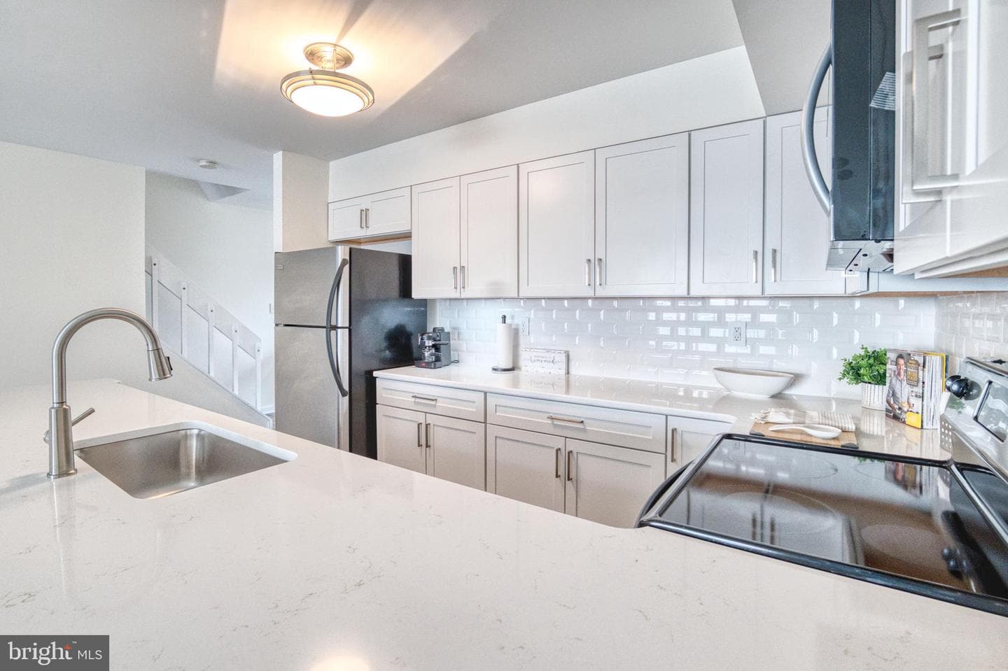 34 Queen Anne Way photo 4