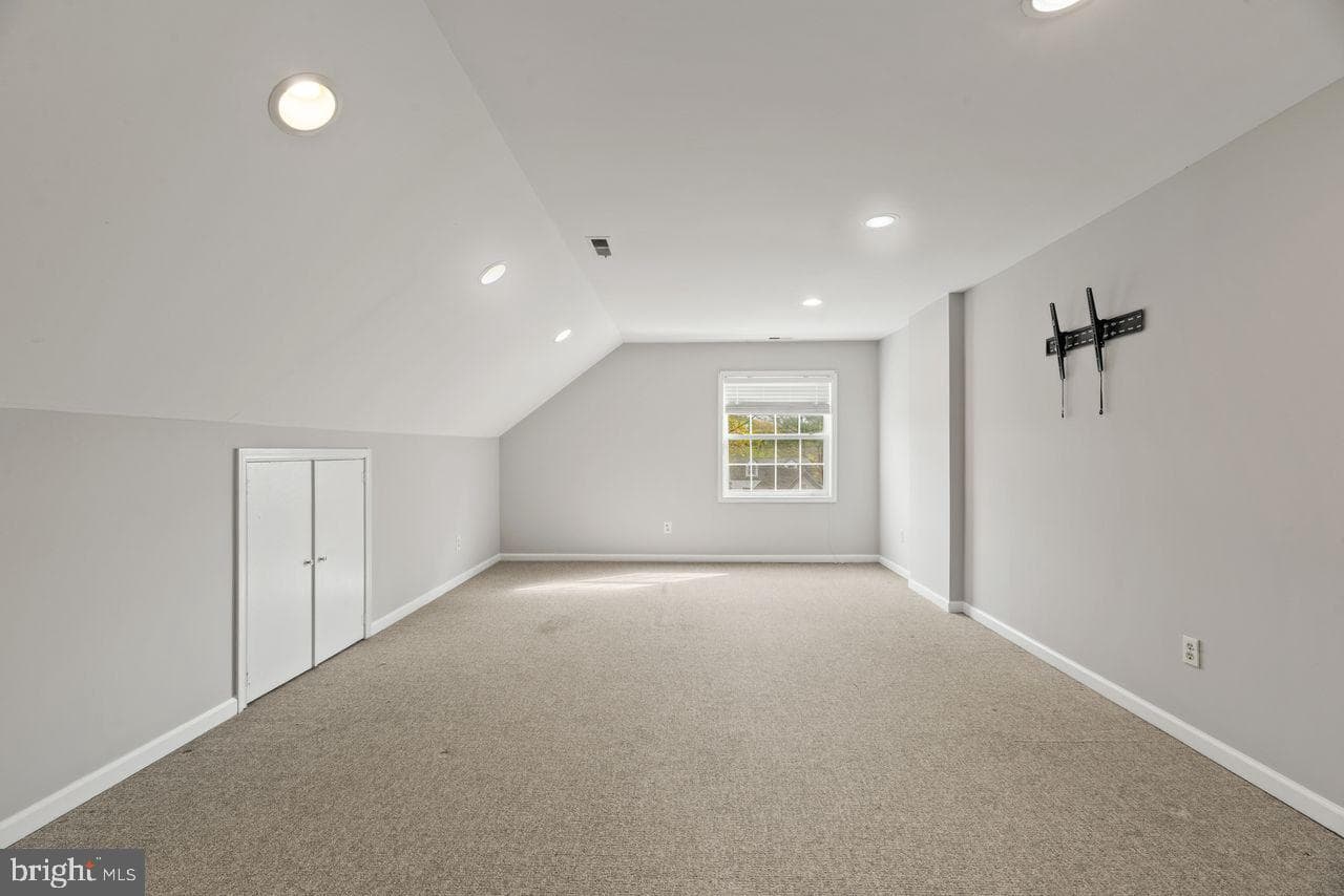 306 Overlook Drive photo 22