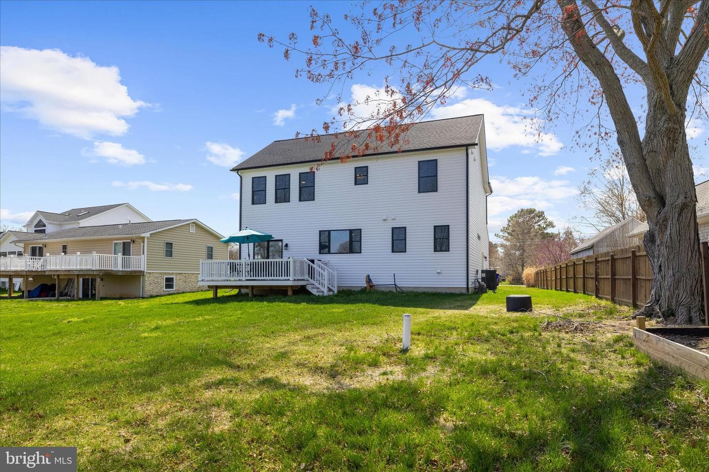 122 N Lake Drive photo 57