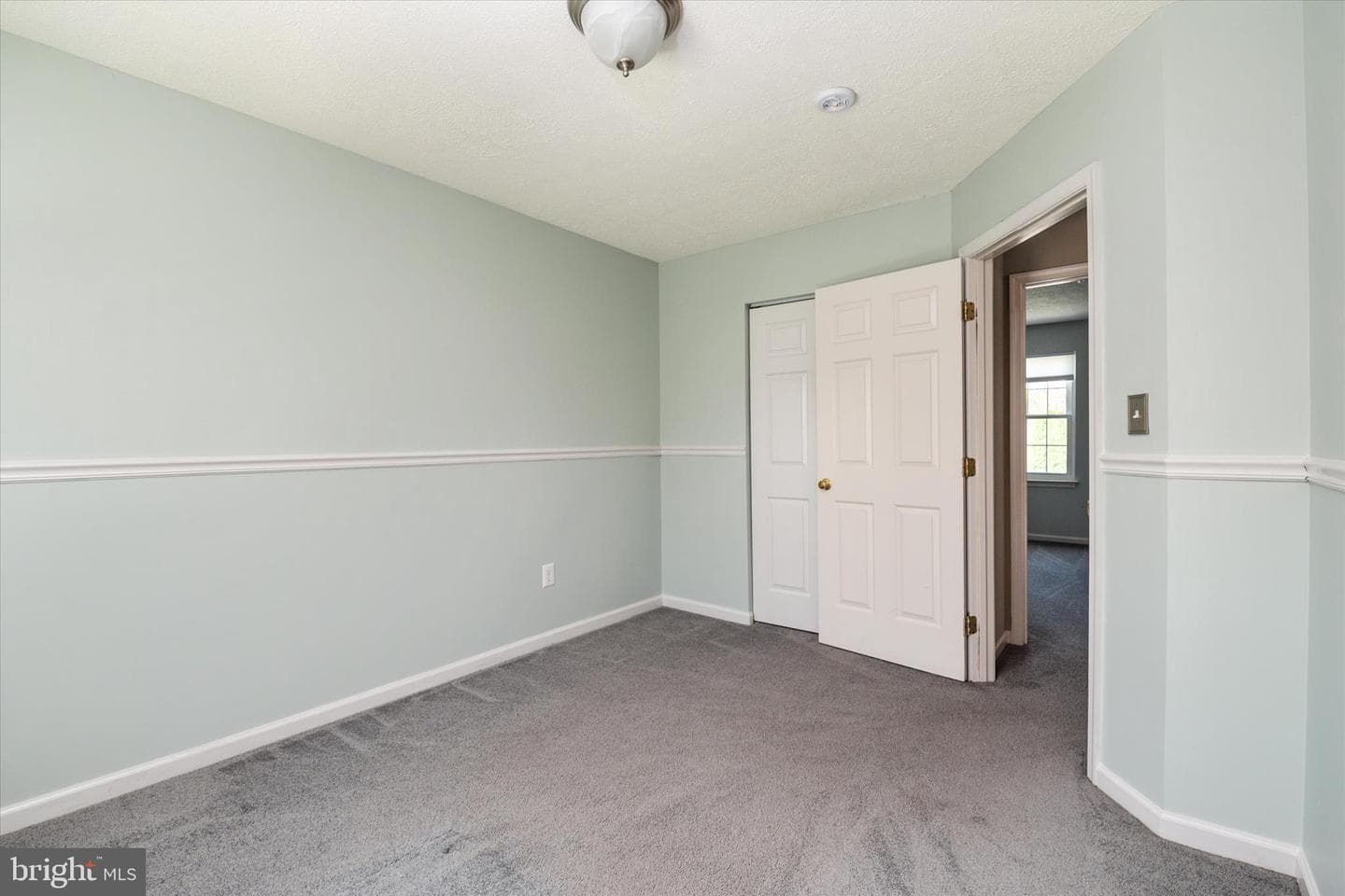 213 Edenderry Avenue photo 28