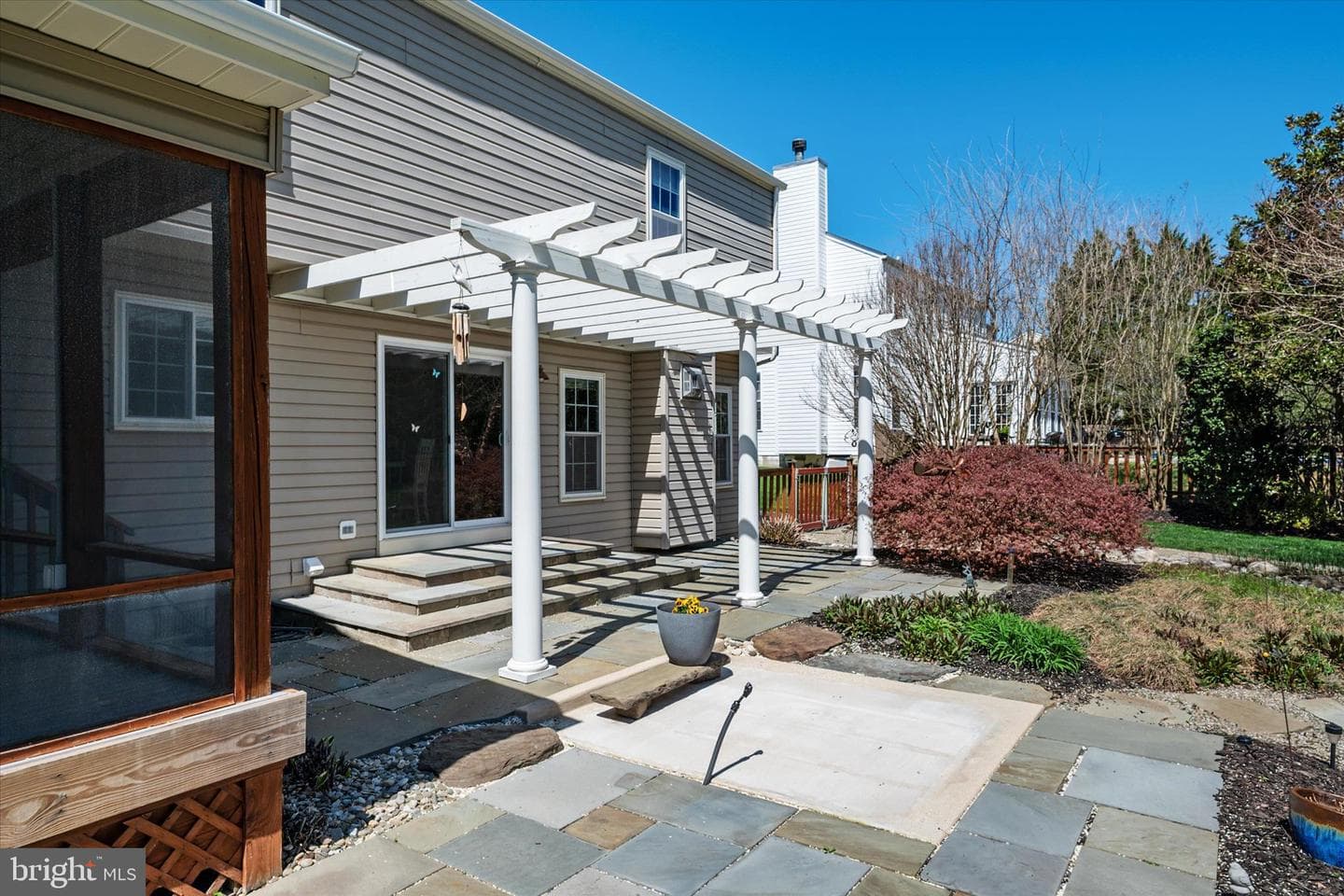 213 Edenderry Avenue photo 35