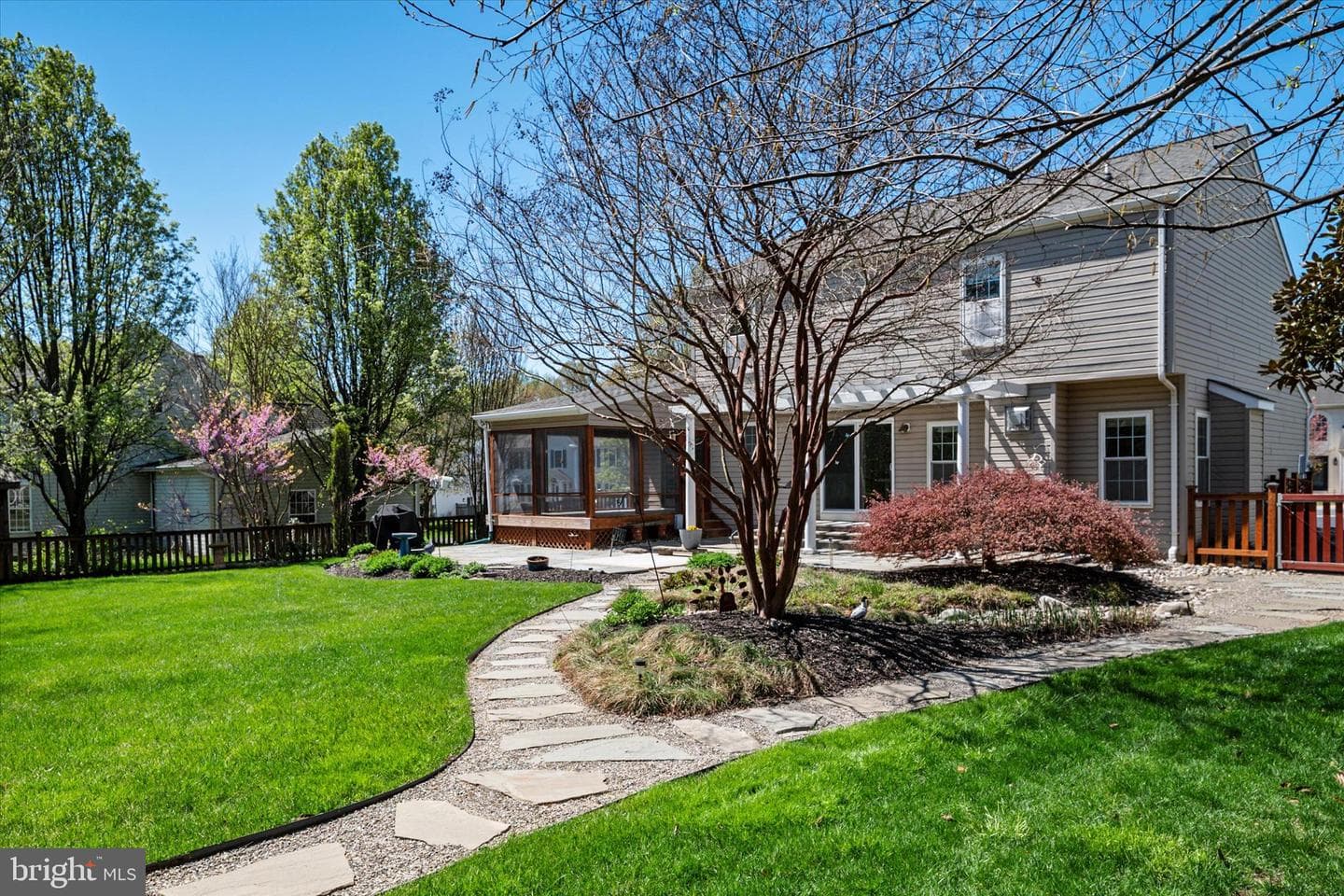 213 Edenderry Avenue photo 37