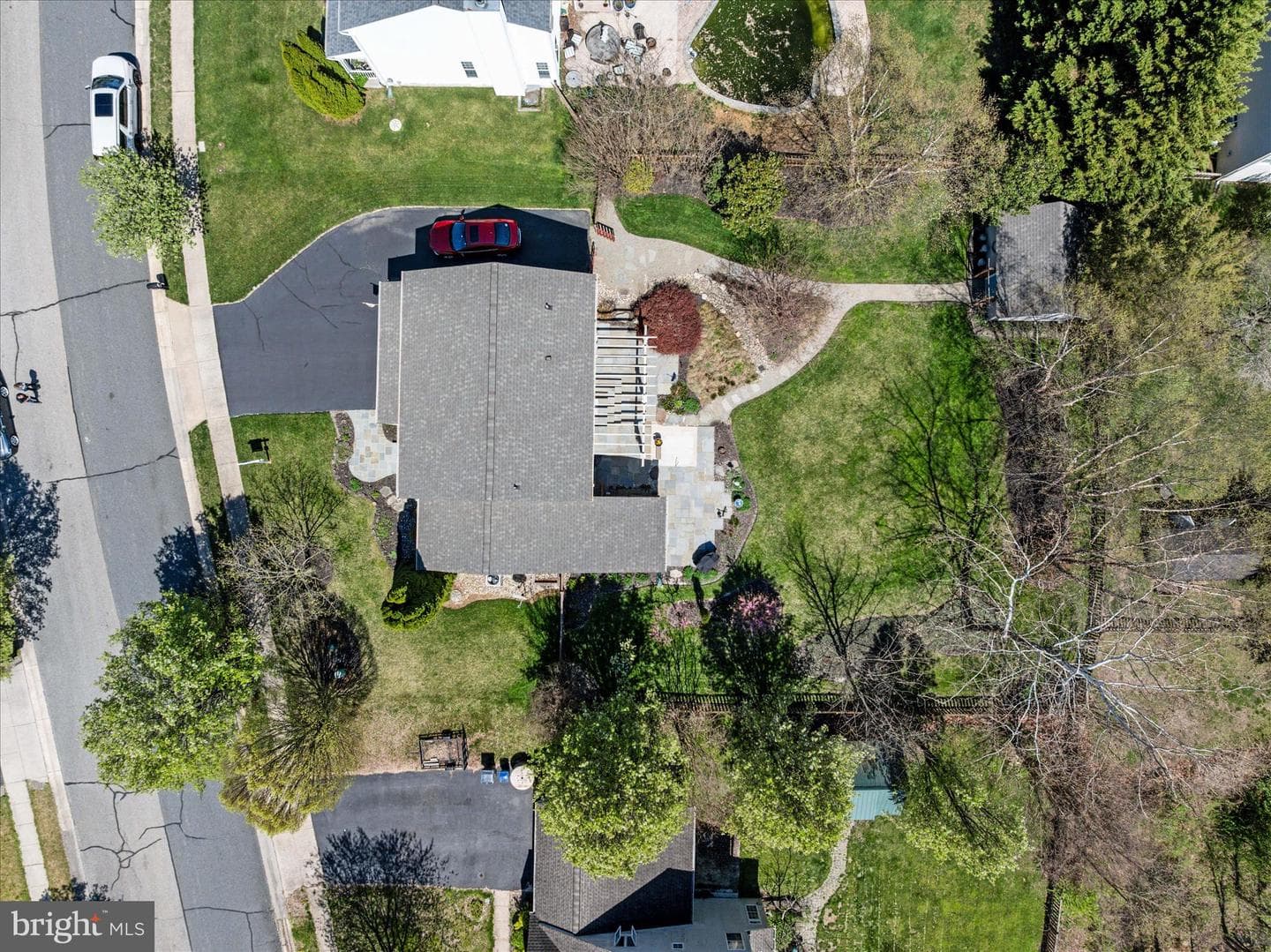 213 Edenderry Avenue photo 5