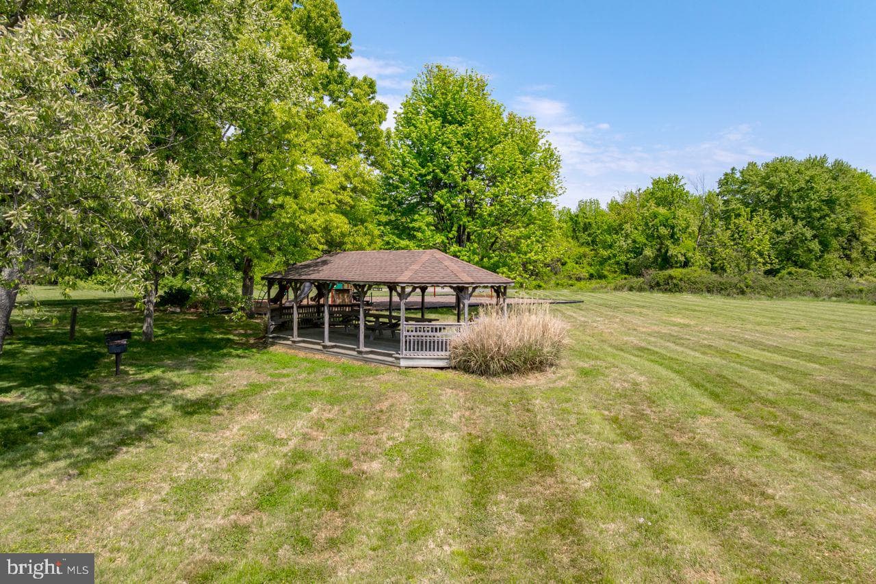 416 5 Farms Drive photo 6