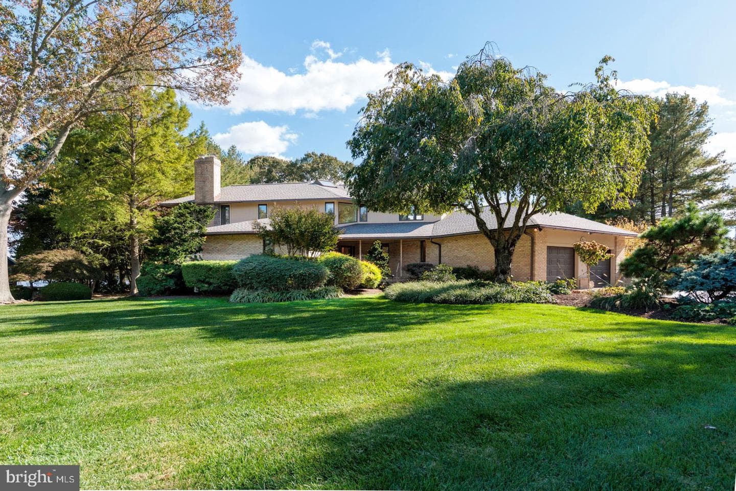 377 Hemsley Drive photo 3