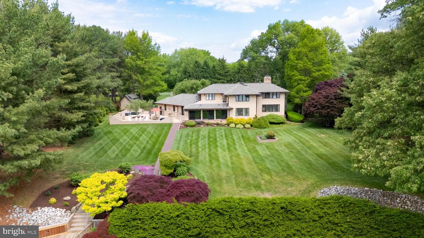 377 Hemsley Drive photo 64