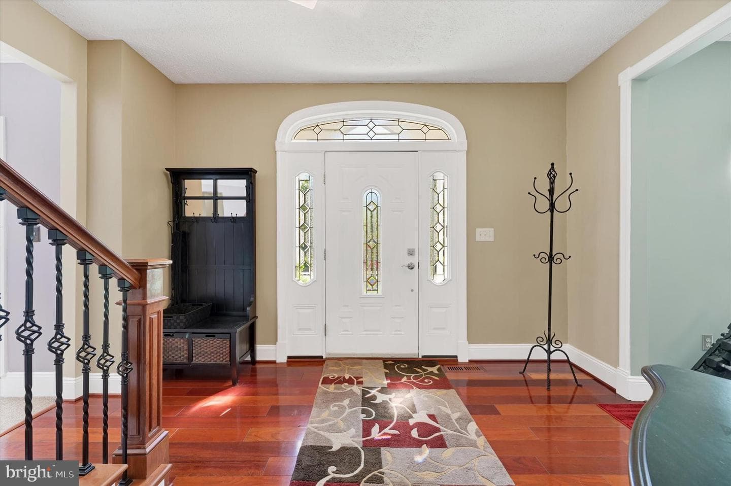 216 Edenderry Avenue photo 3