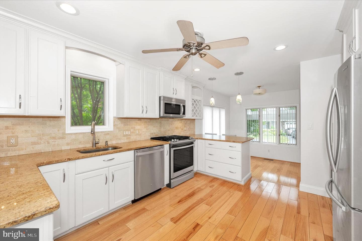 118 Bayview photo 16