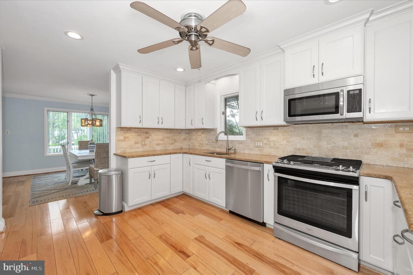 118 Bayview photo 19