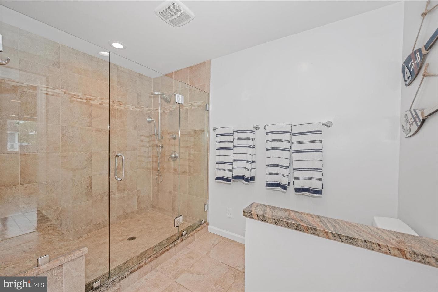 118 Bayview photo 51