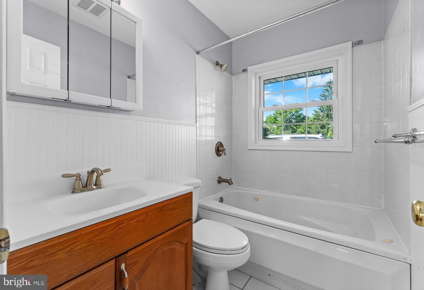 101 Queen Anne Road photo 18
