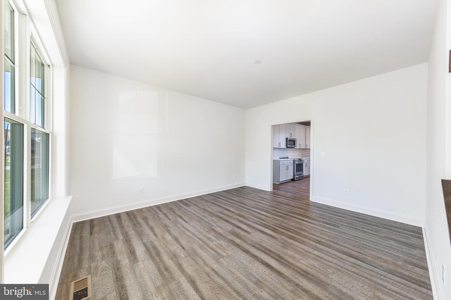 114 Queens Colony High Road photo 16