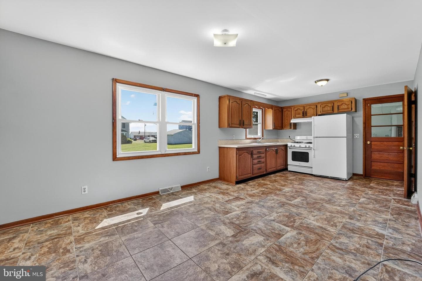 211 Long Point Road photo 18