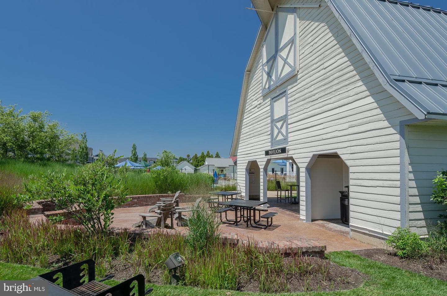 265 Evelyne Street photo 56