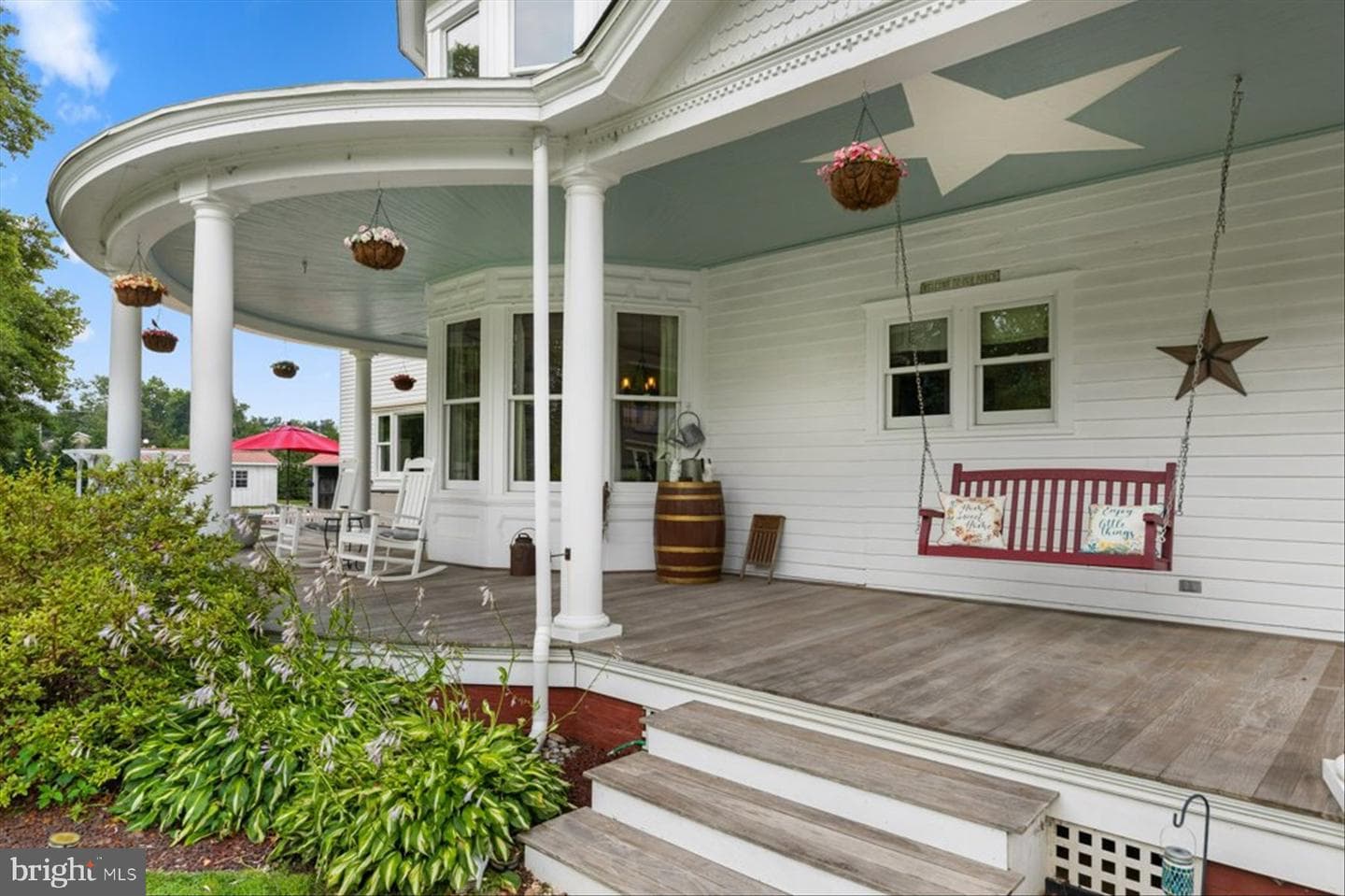 108 Maple Avenue photo 4
