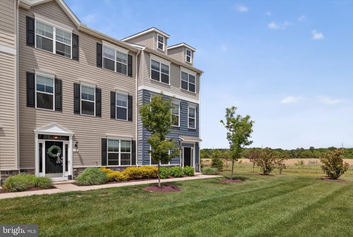 118 Sophie Lane photo 43