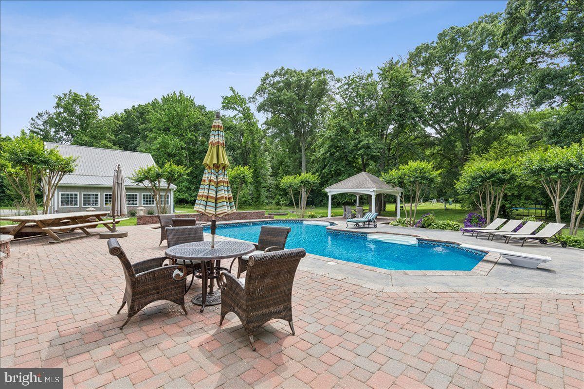 102 Little Neck Road photo 59