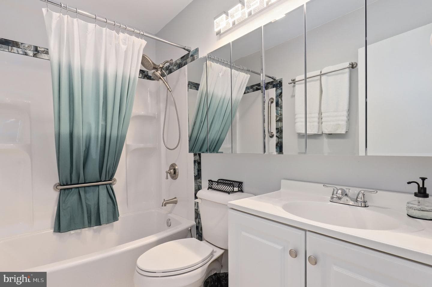 504 Victoria Drive photo 38