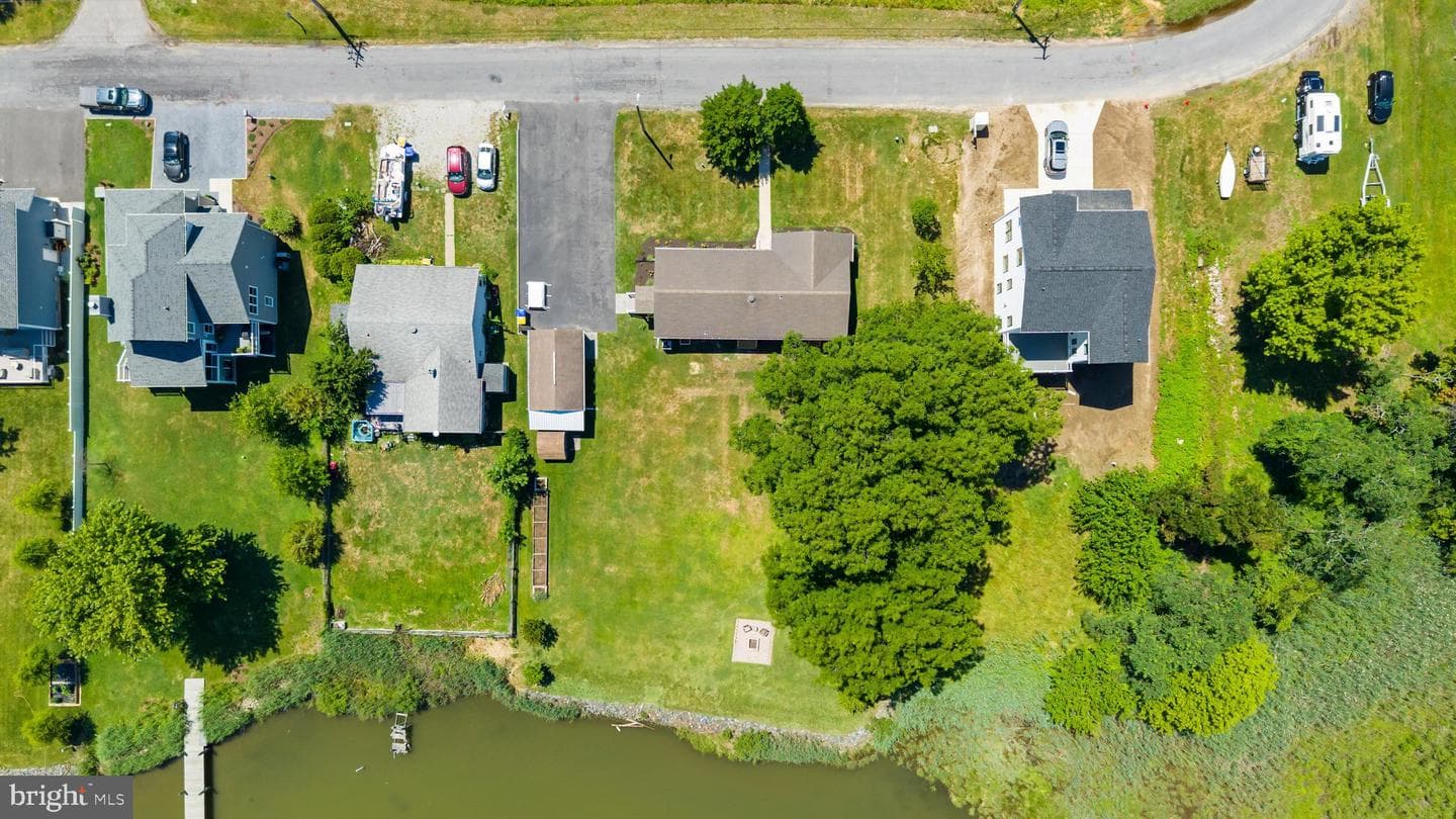 205 Riverside Drive photo 38