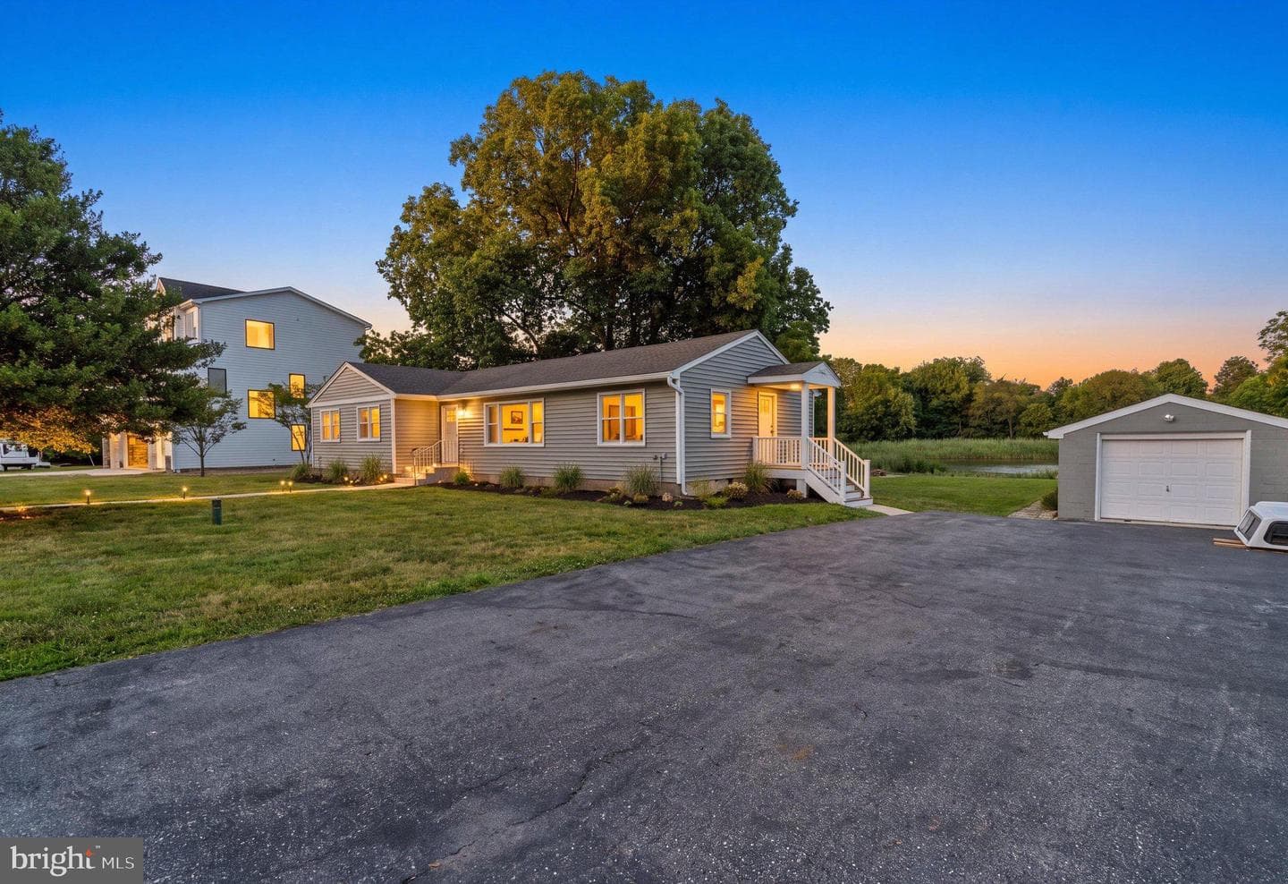 205 Riverside Drive photo 4
