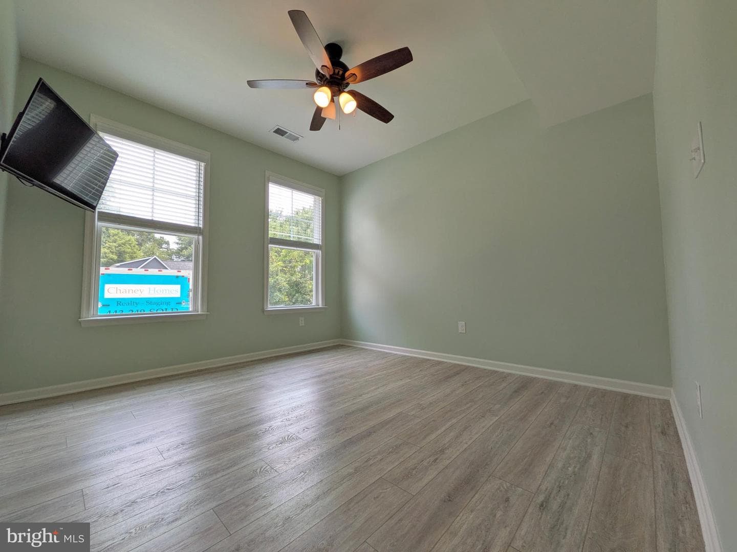 410 Wallman Way photo 52