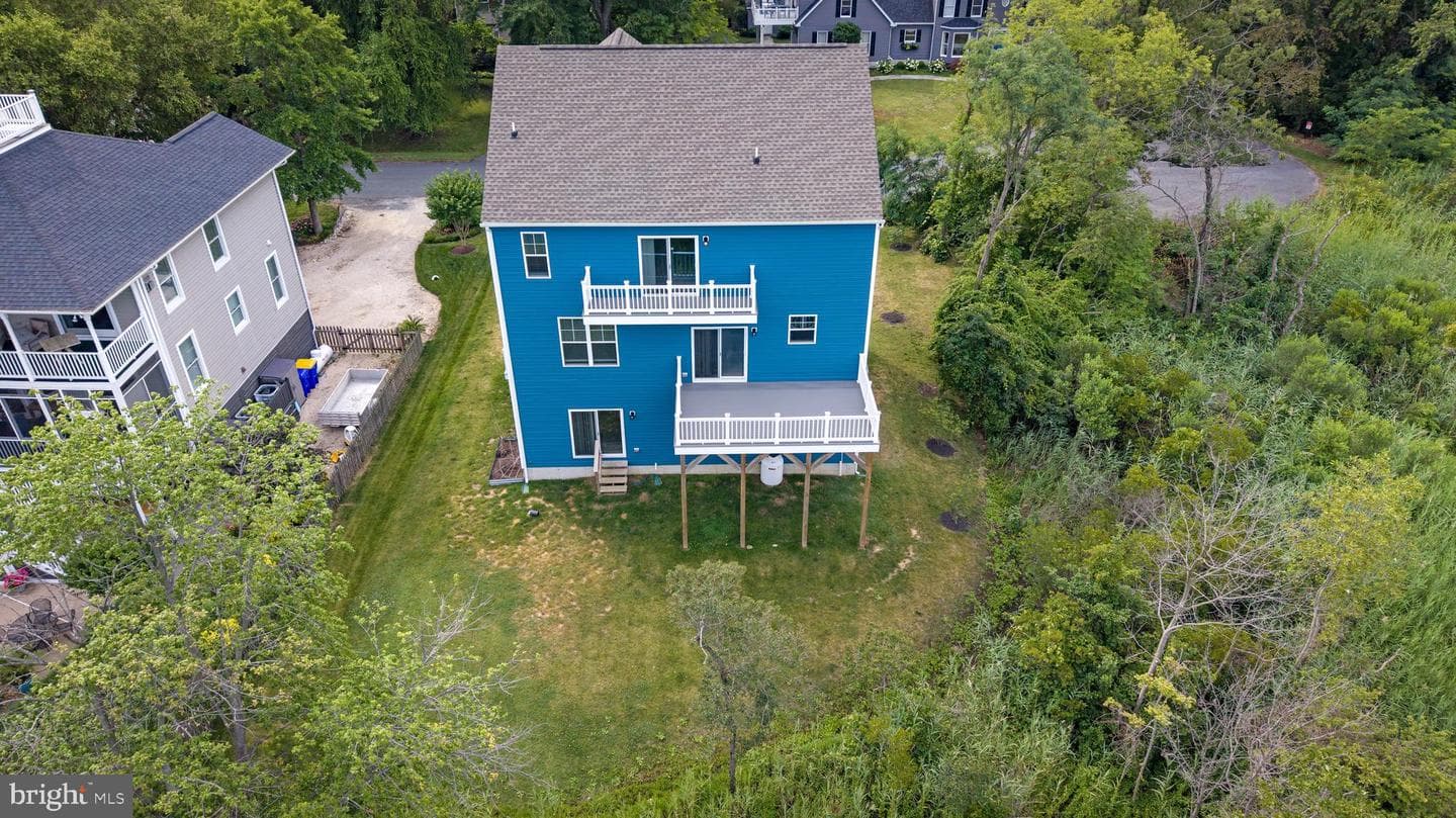 410 Wallman Way photo 8