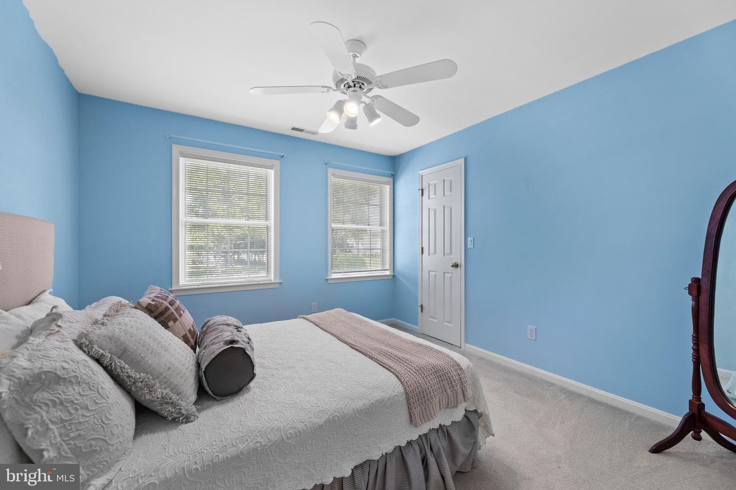 116 Prospect Bay Drive W photo 33