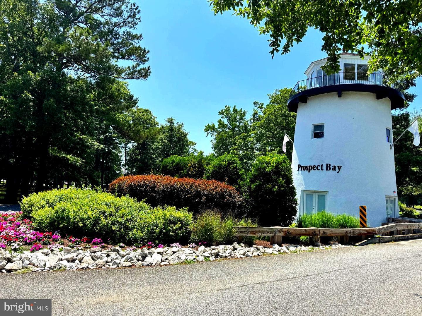 116 Prospect Bay Drive W photo 9