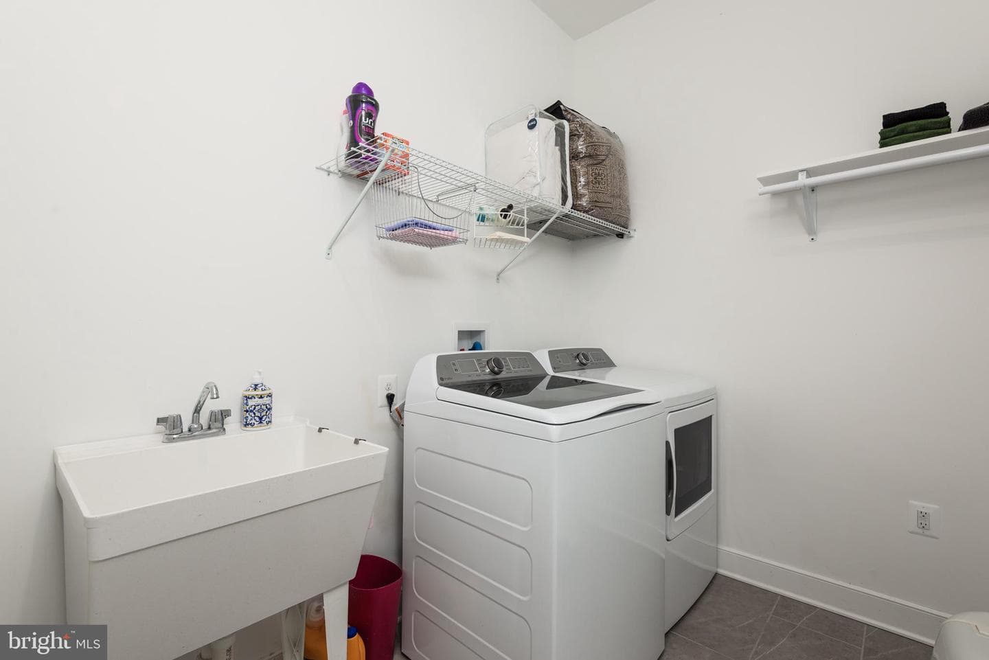 233 Peregrine Drive photo 29