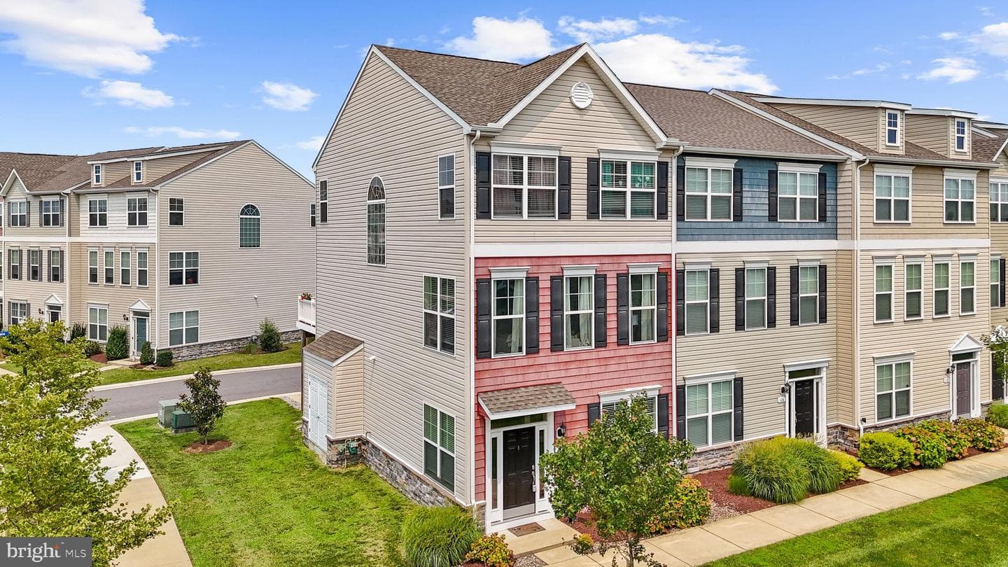 102 Sophie Lane photo 5