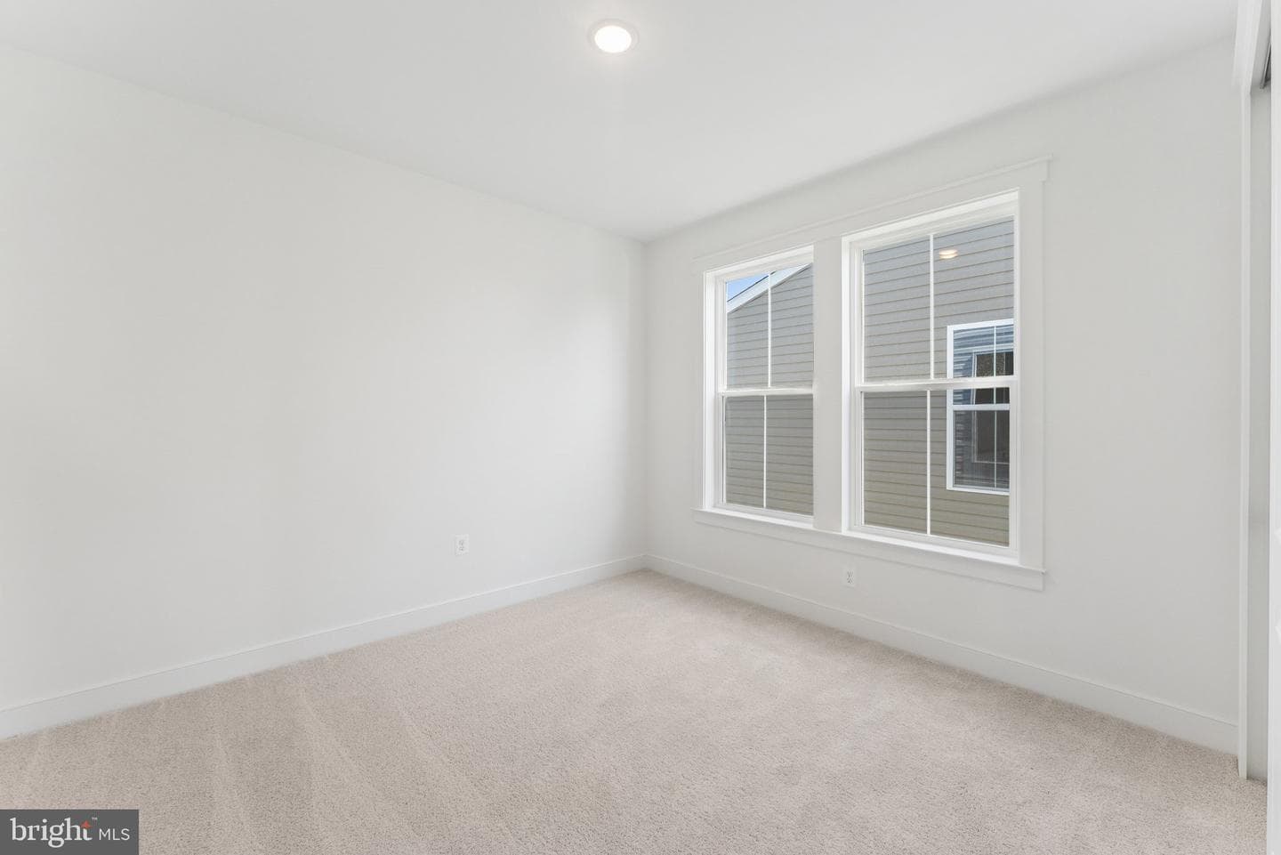 323 Kingfisher Lane photo 32