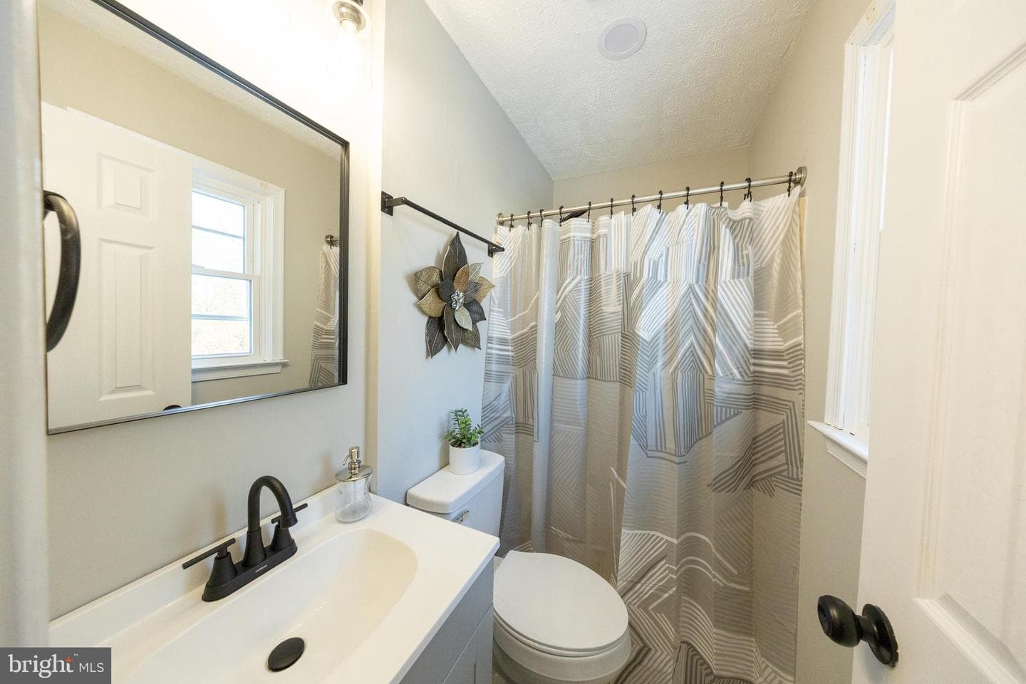 45756 Sayre Drive photo 21